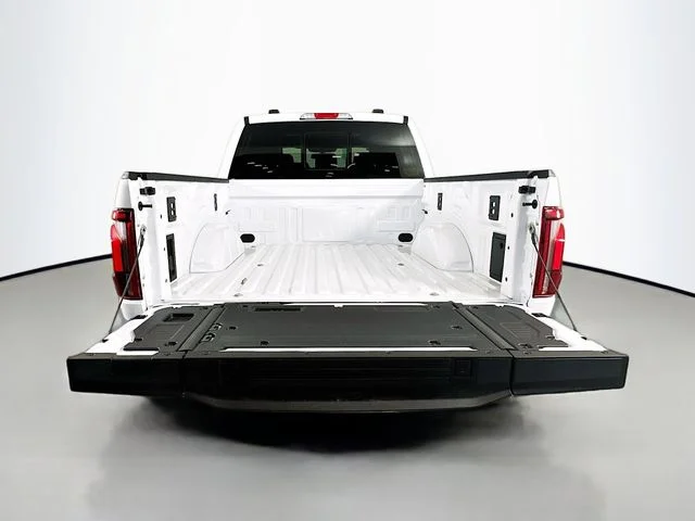 New 2026 Oxford White Ford Tremor image 28