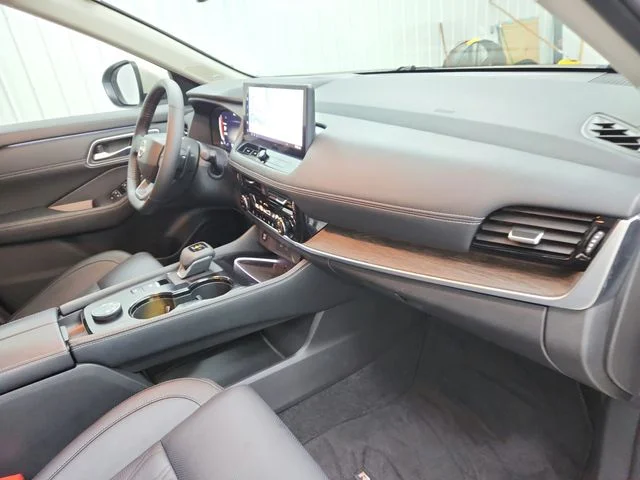 Used 2026 Gold Nissan Platinum image 38