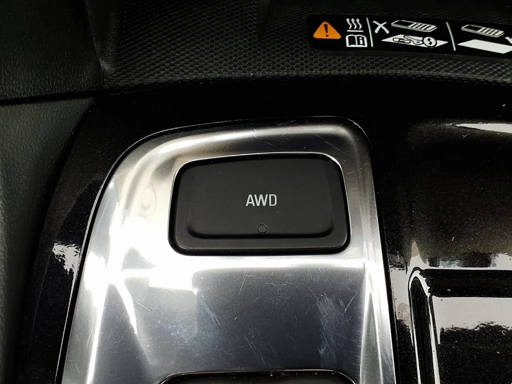 Used 2023 Summit White Chevrolet Premier image 22