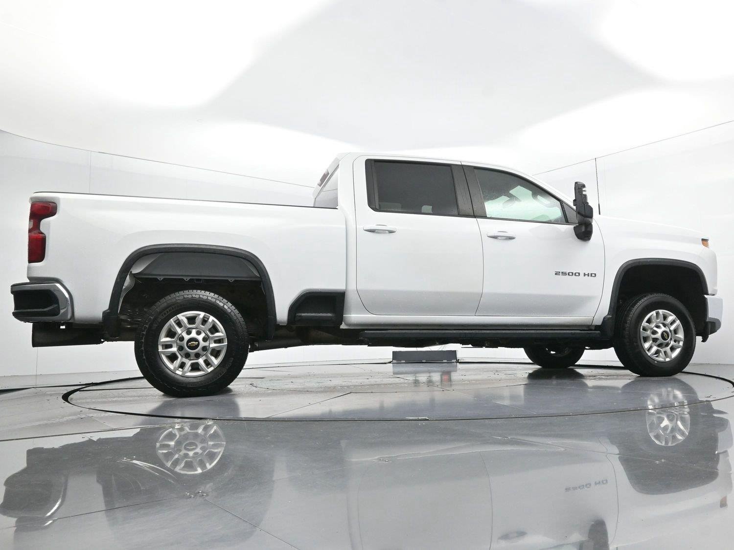 Used 2022 Summit White Chevrolet LT image 49