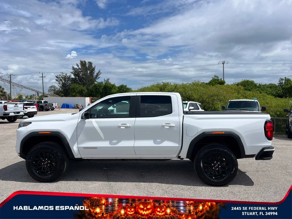 New 2026 Summit White GMC Elevation image 4
