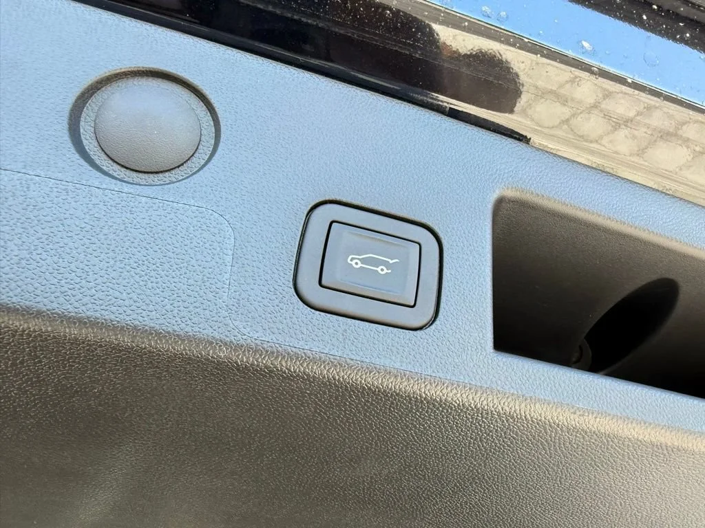 New 2026 Ebony Twilight Metallic GMC AT4 image 10