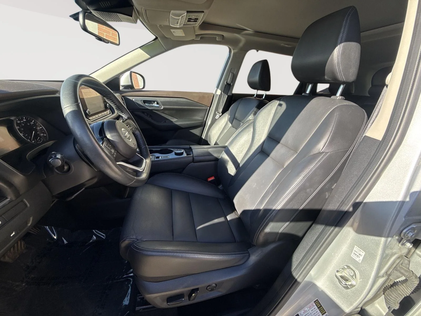 Used 2021 Brilliant Silver Metallic Nissan SL image 3