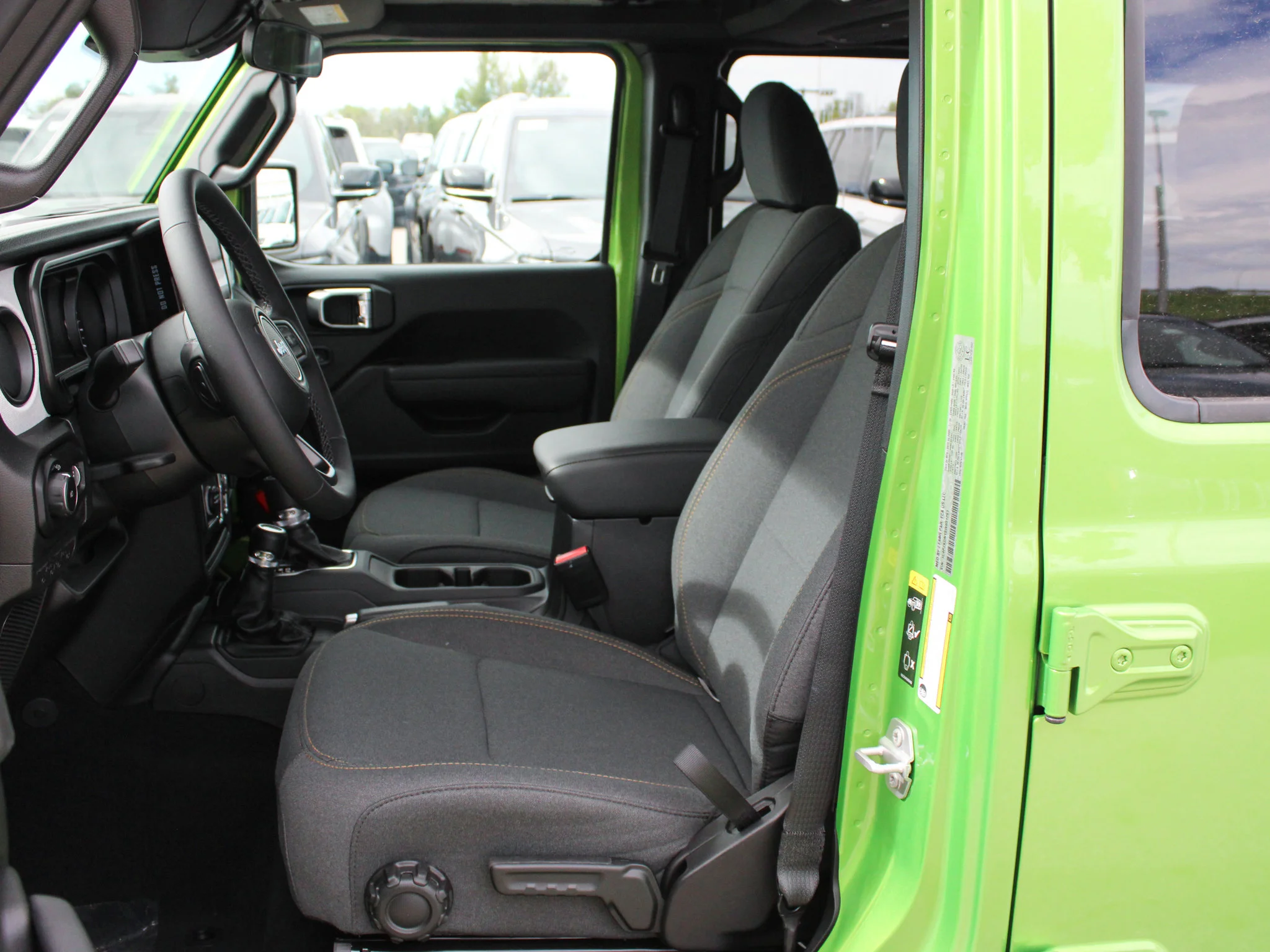 Used 2025 mojito Jeep Sport S* 4 Door 4x4, Remote Start, Heated Seats/Wheel, Alpine Audio image 7