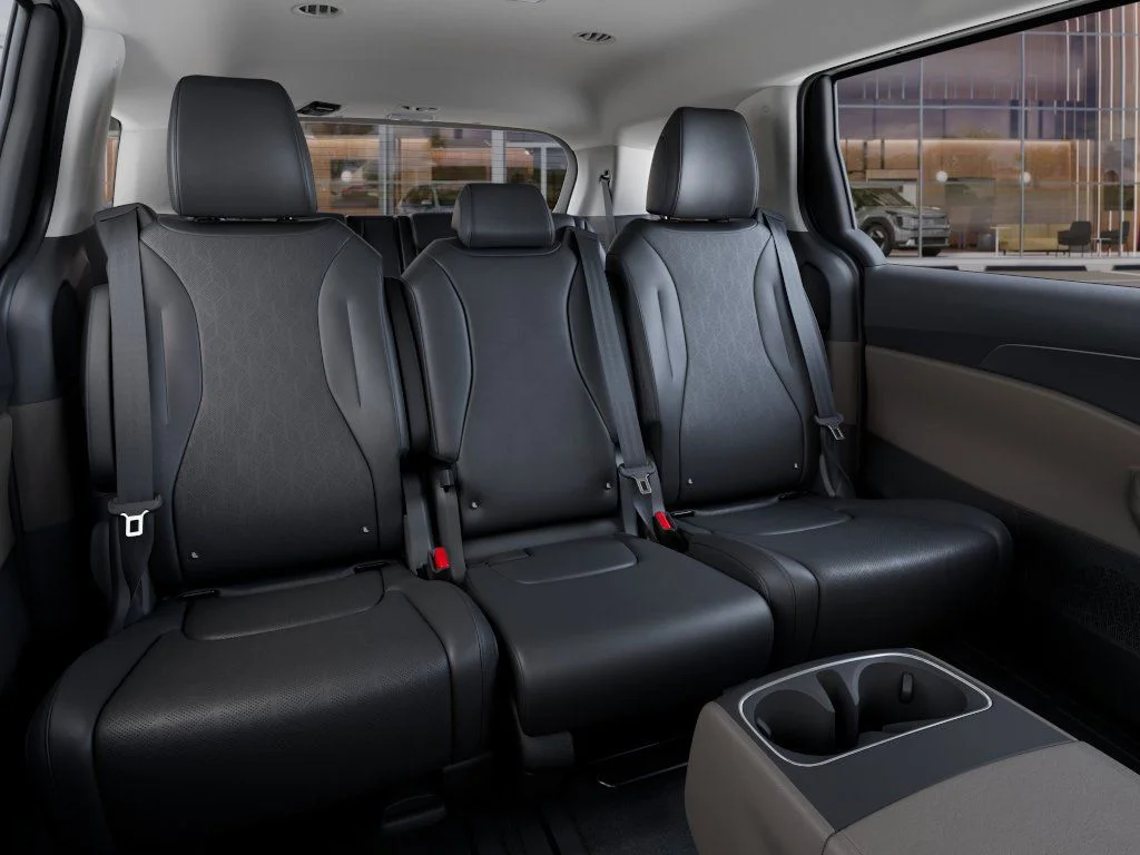 2025 Kia Carnival LXS - Photo 16