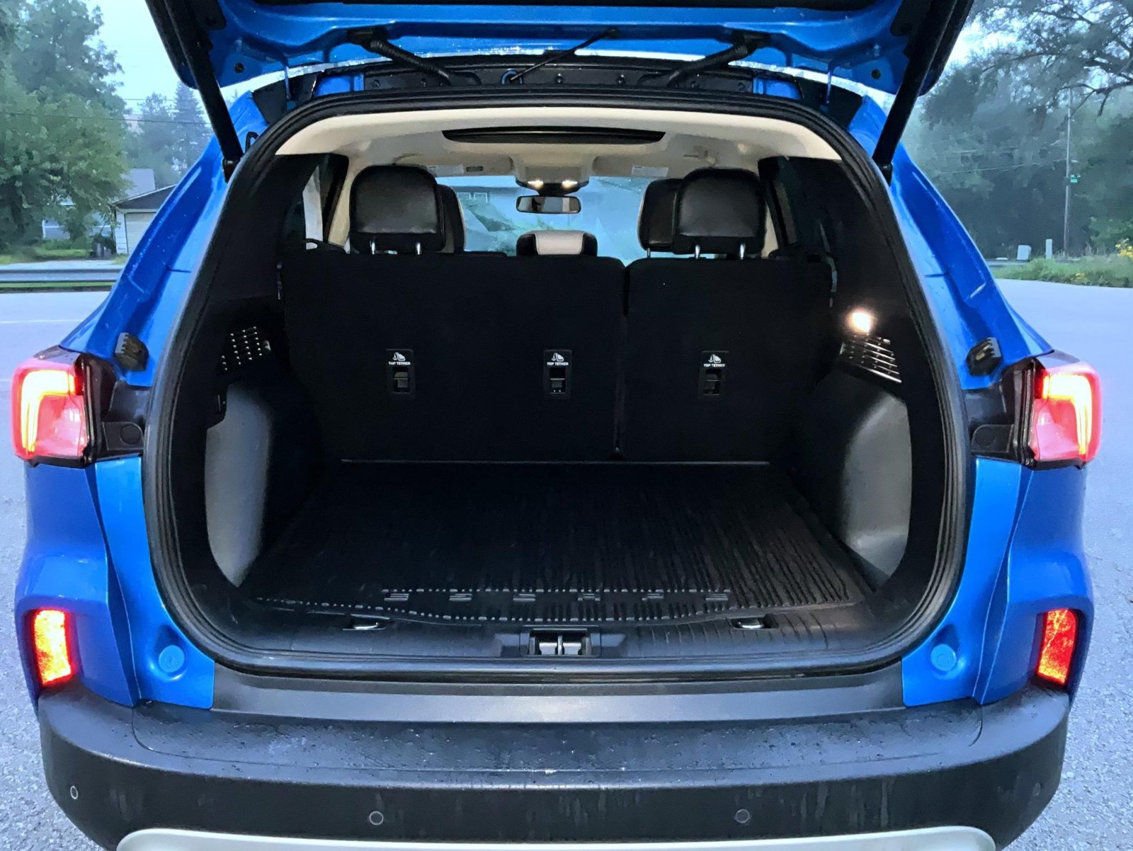 Used 2020 Blue Ford Titanium image 9