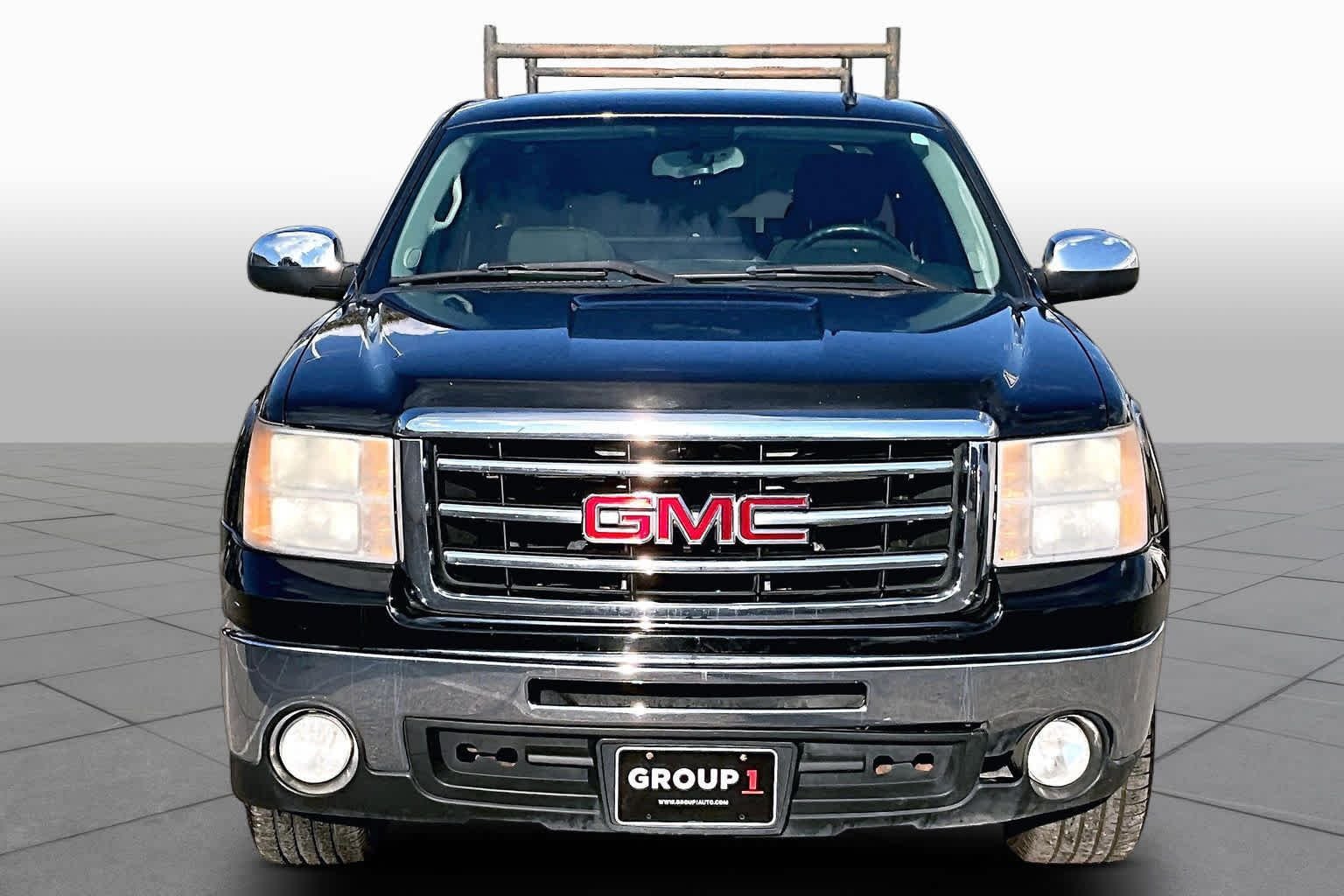 Used 2013 Onyx Black GMC SLE image 4