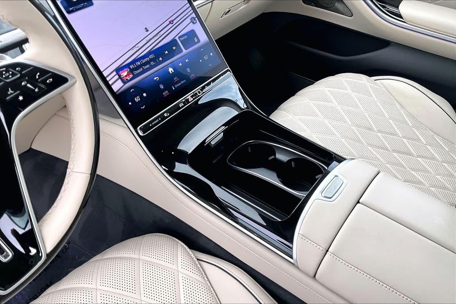 Used 2024 MANUFAKTUR Moonlight White Metallic Mercedes-Benz S 580 image 15