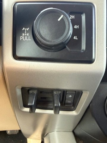 Used 2019 Gray Ford LARIAT image 17