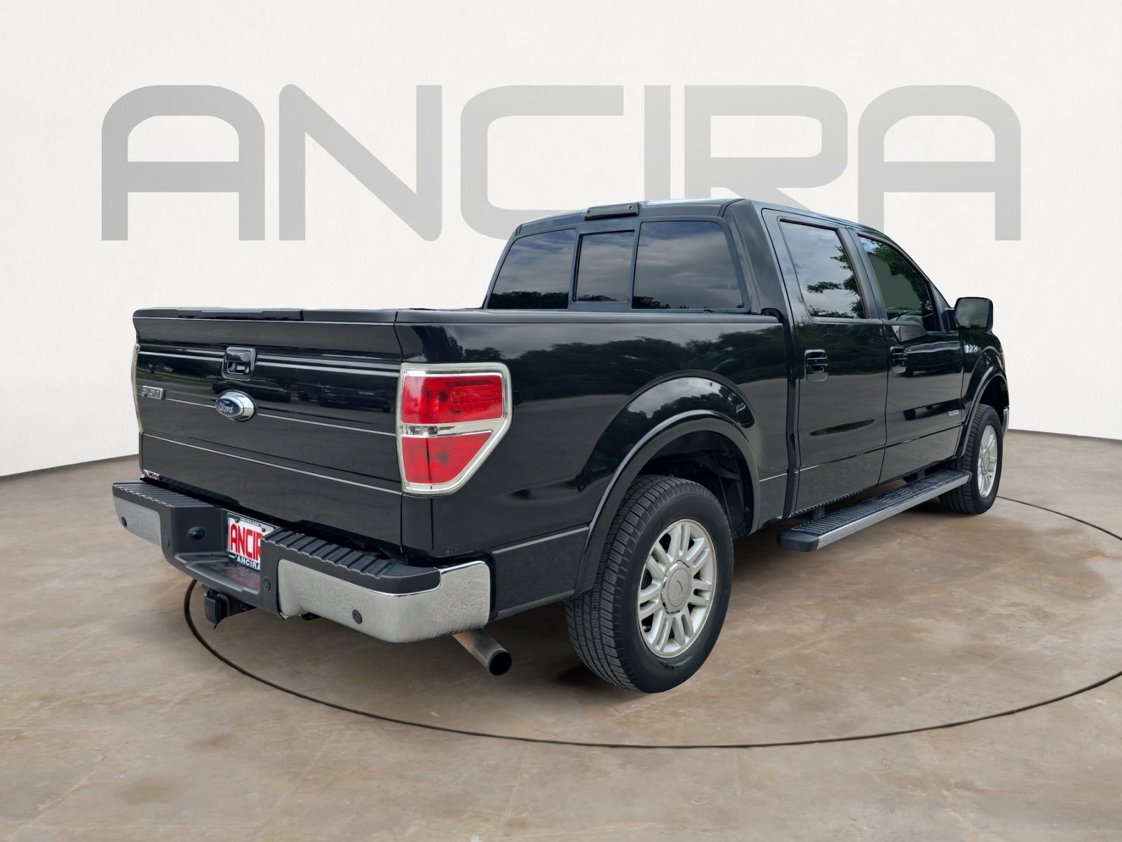 Used 2011 Tuxedo Black Metallic Ford Lariat image 10