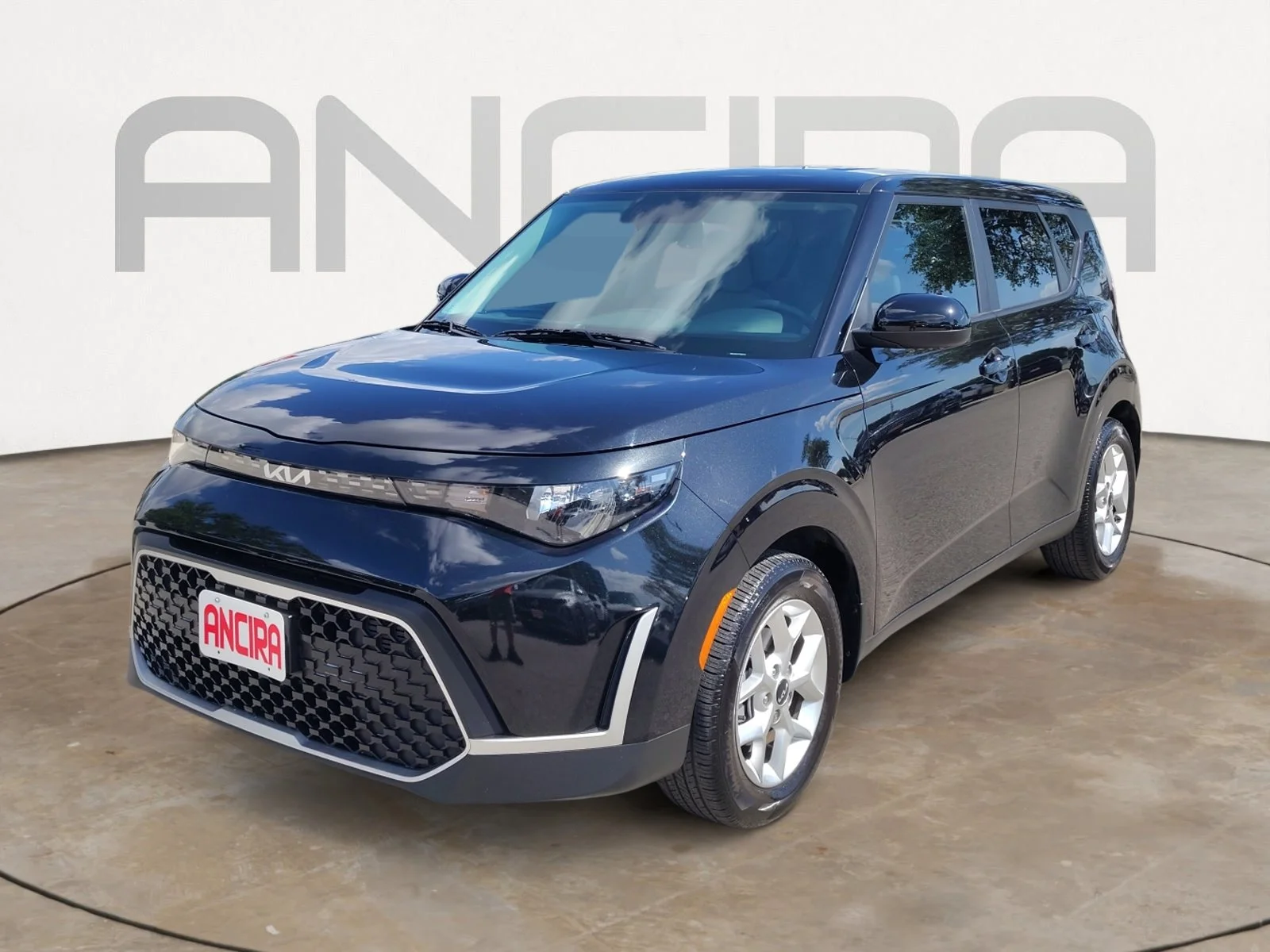 Certified Used 2023 Fusion Black Kia LX image 9