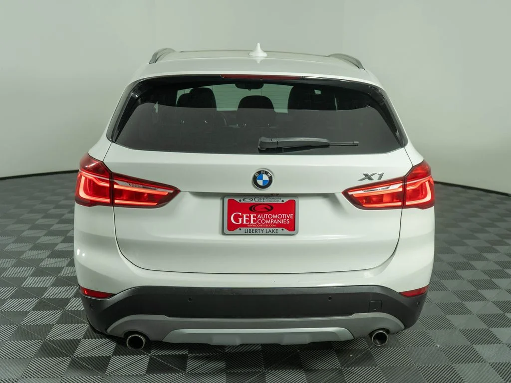 Used 2017 White BMW xDrive28i image 5