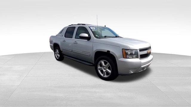 Used 2013 Chevrolet Avalanche LT with VIN 3GNTKFE74DG136267 for sale in Fenton, MI