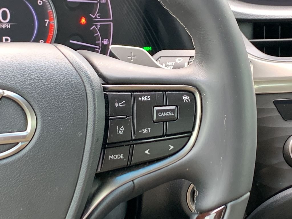 2021 Lexus ES 350 - Photo 23