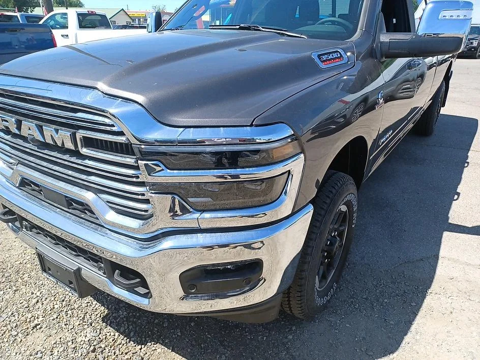 2026 RAM 3500 Laramie - Photo 14