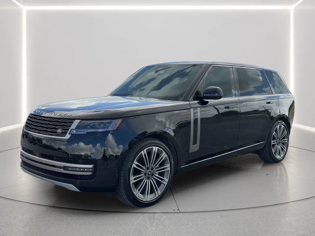 Used 2024 Black Land Rover SE image 1