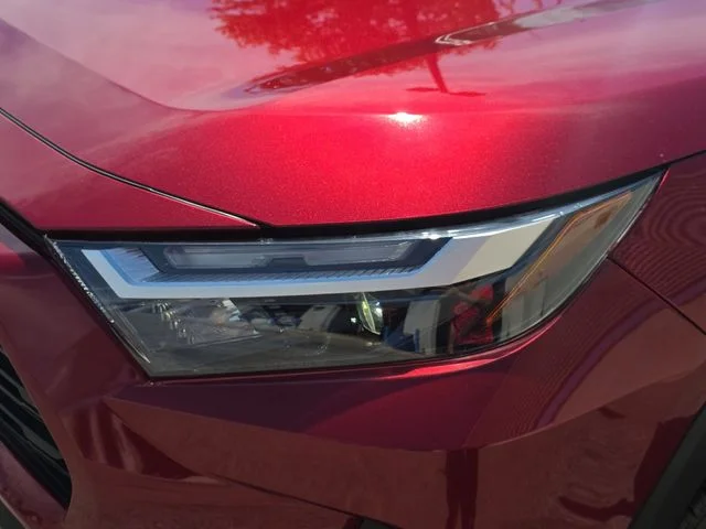 Used 2023 Red Toyota XLE Premium image 32