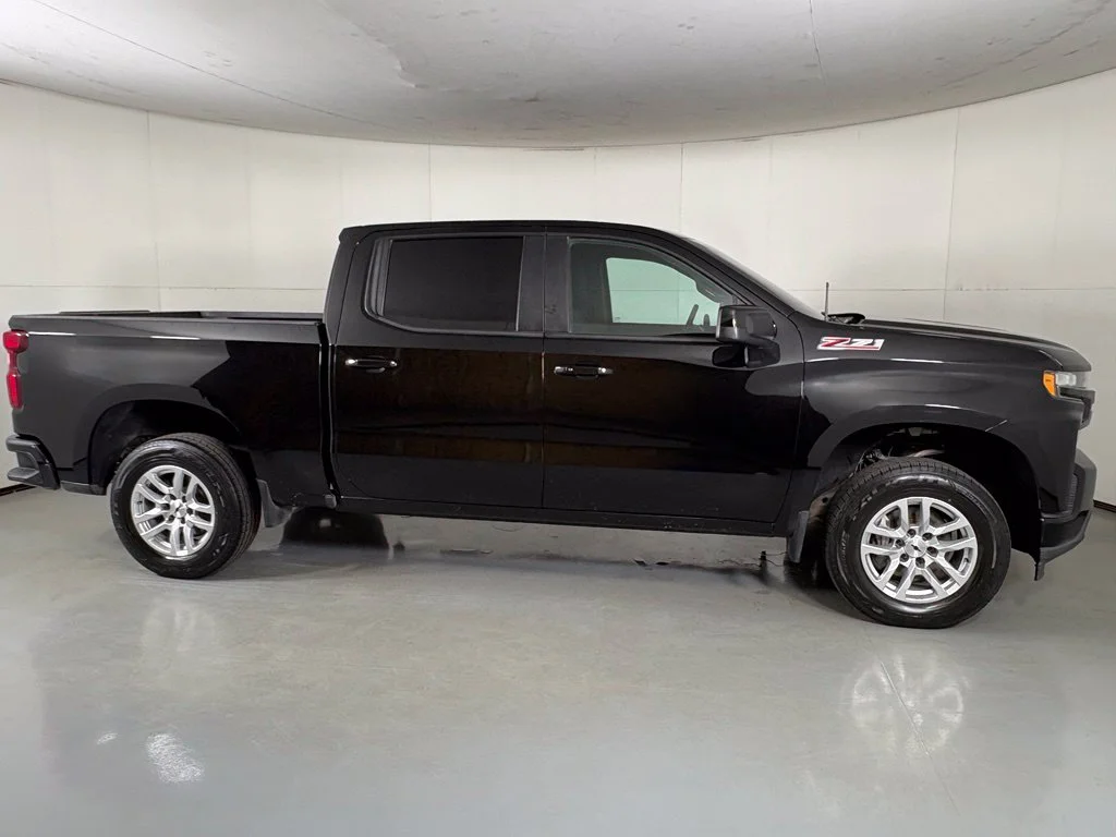 Used 2021 Black Chevrolet RST image 11