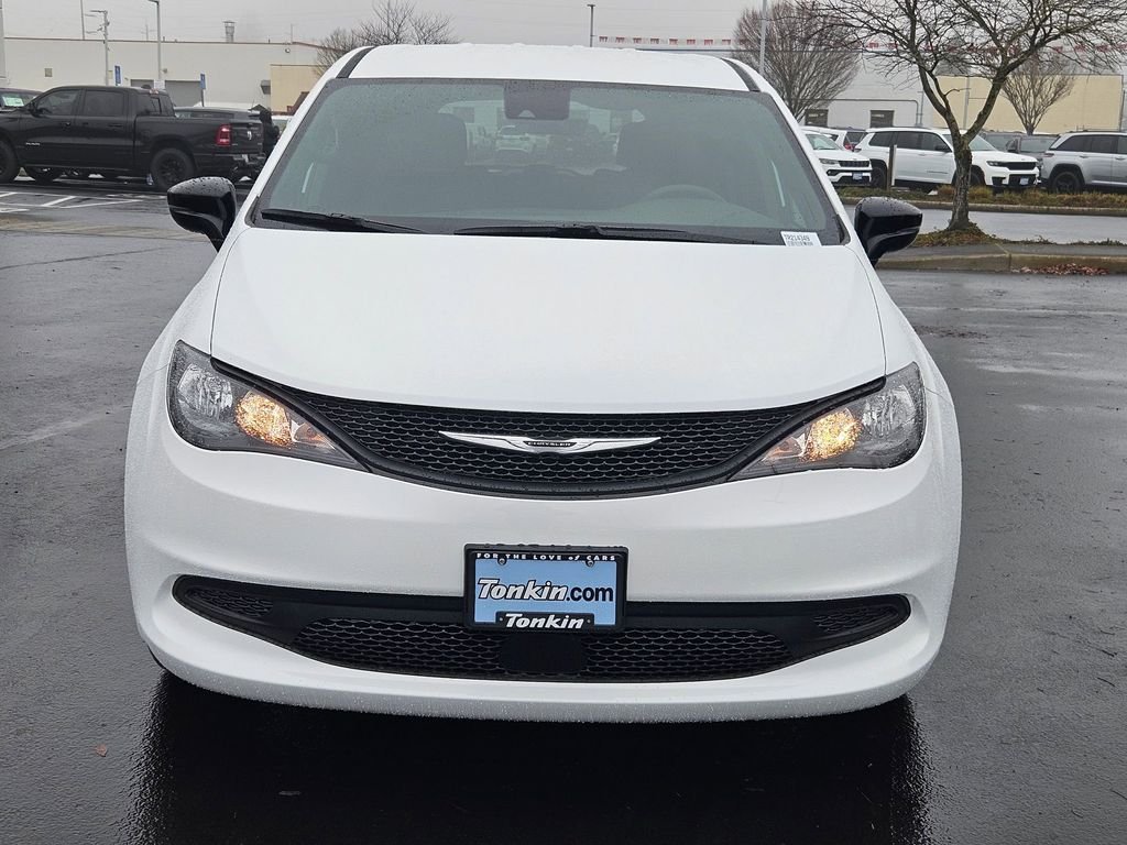New 2026 Bright White Clear-Coat Exterior Paint Chrysler LX image 9