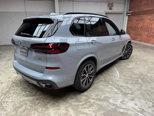 Used 2026 Gray BMW xDrive40i image 4