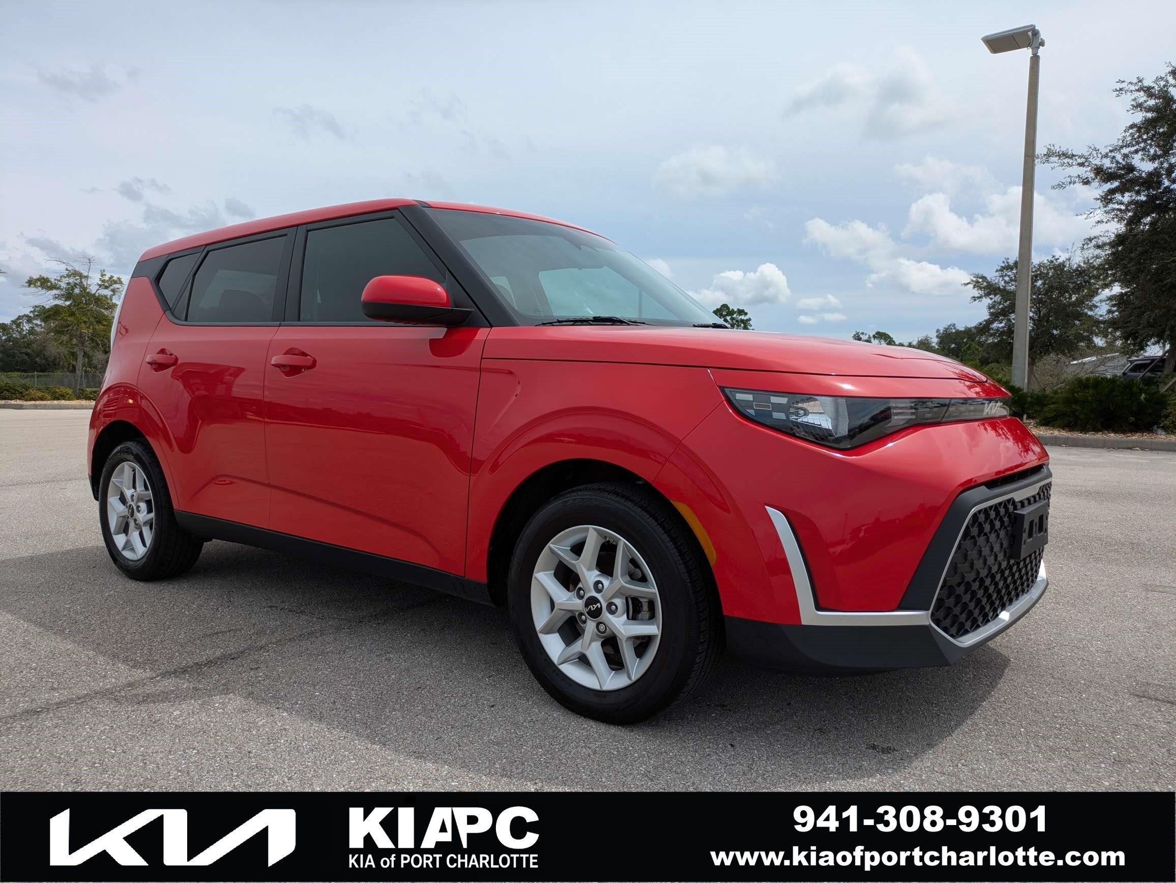 Used 2025 Inferno Red Kia LX image 1