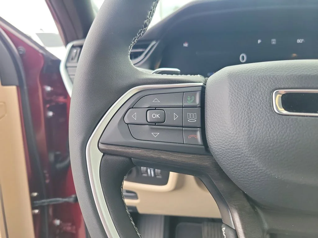 New 2026 Velvet Red Pearl-Coat Exterior Paint Jeep Limited image 12