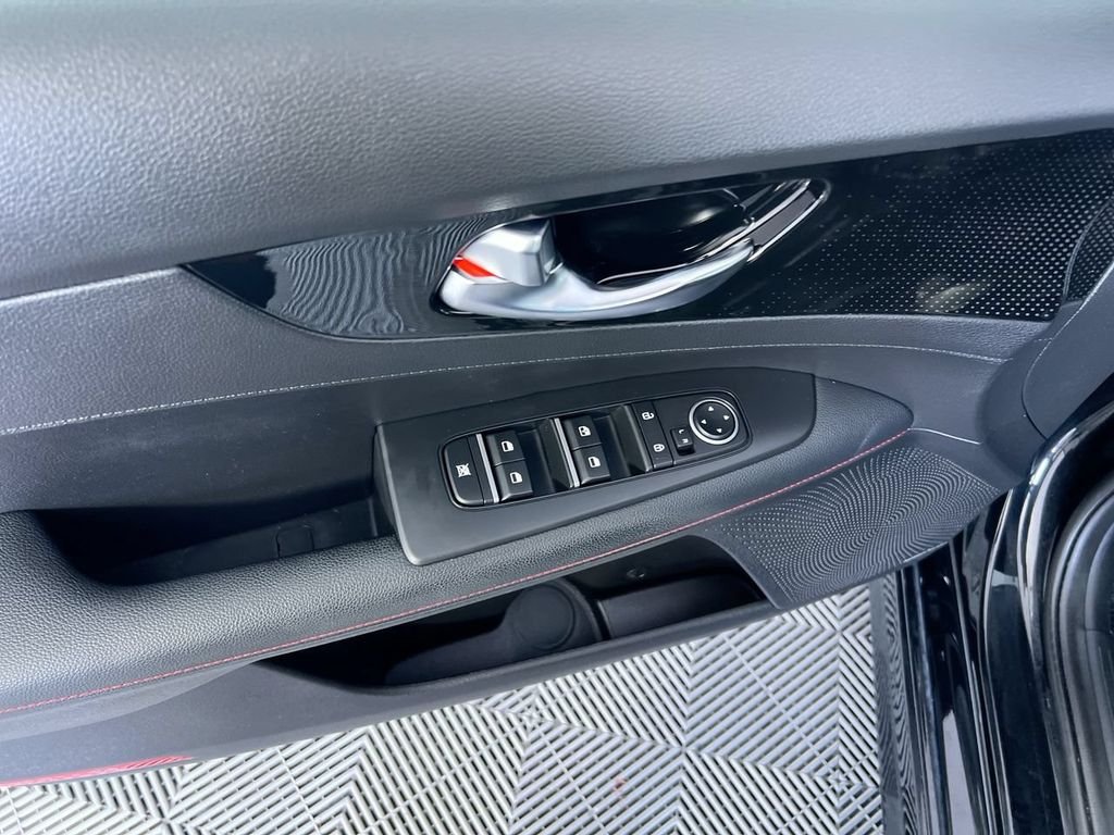 Used 2022 Black Kia GT image 10
