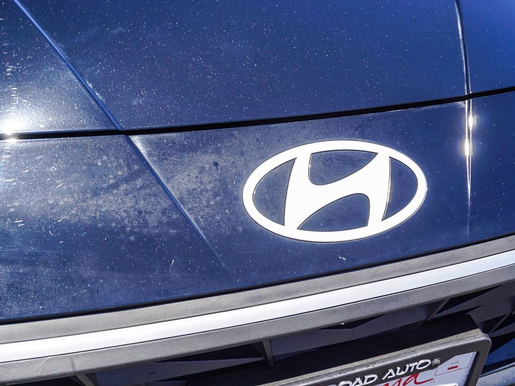 Used 2024 Black Hyundai SE image 11