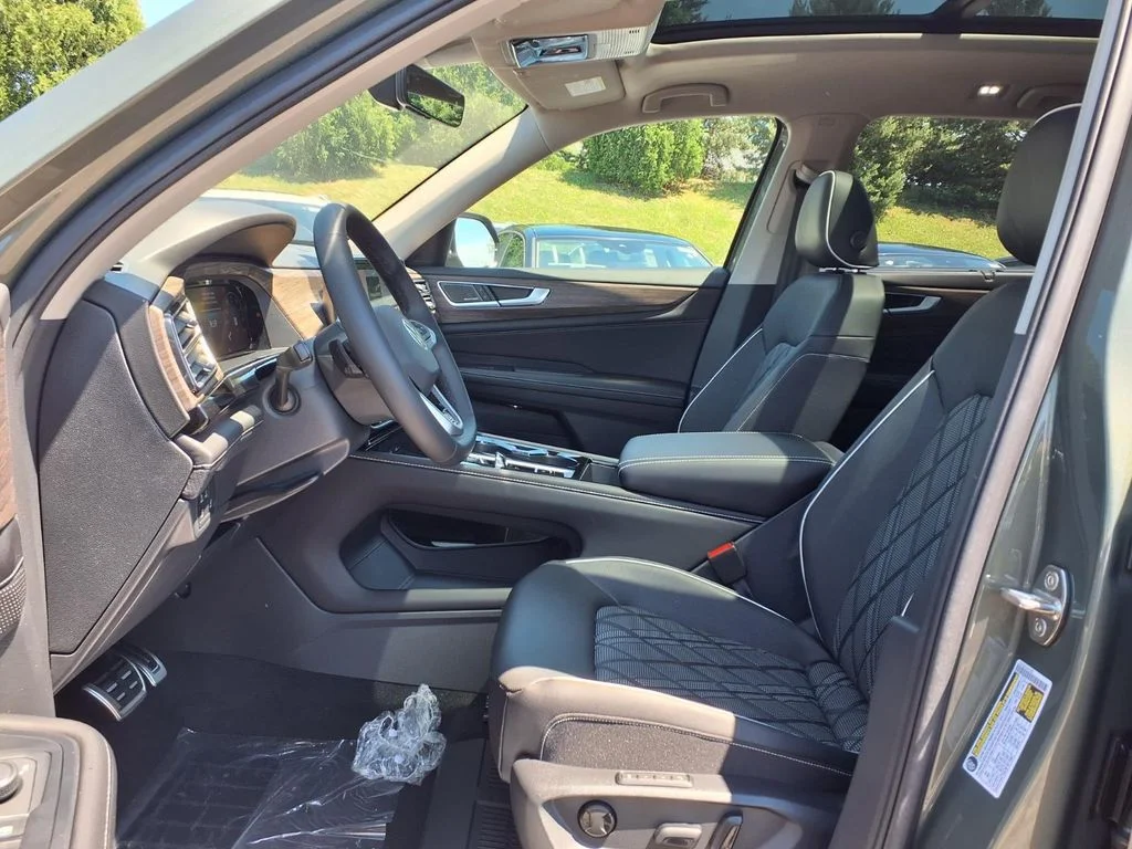 New 2026 Avocado Green Pearl Volkswagen 2.0T SEL Premium R-Line image 8