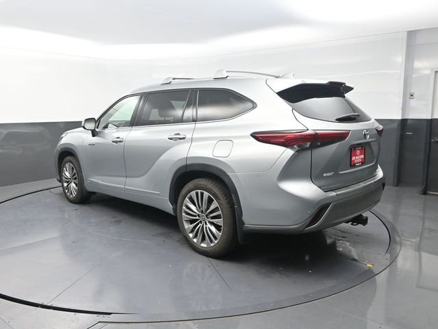 Used 2021 Silver Toyota Platinum image 6