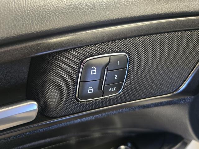Used 2018 White Platinum Tri-Coat Metallic FORD TITANIUM image 14