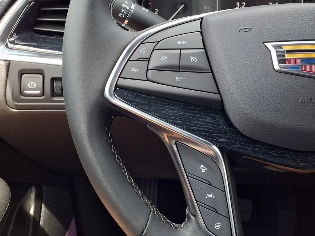 New 2026 Crystal White Tricoat Cadillac Premium Luxury image 21