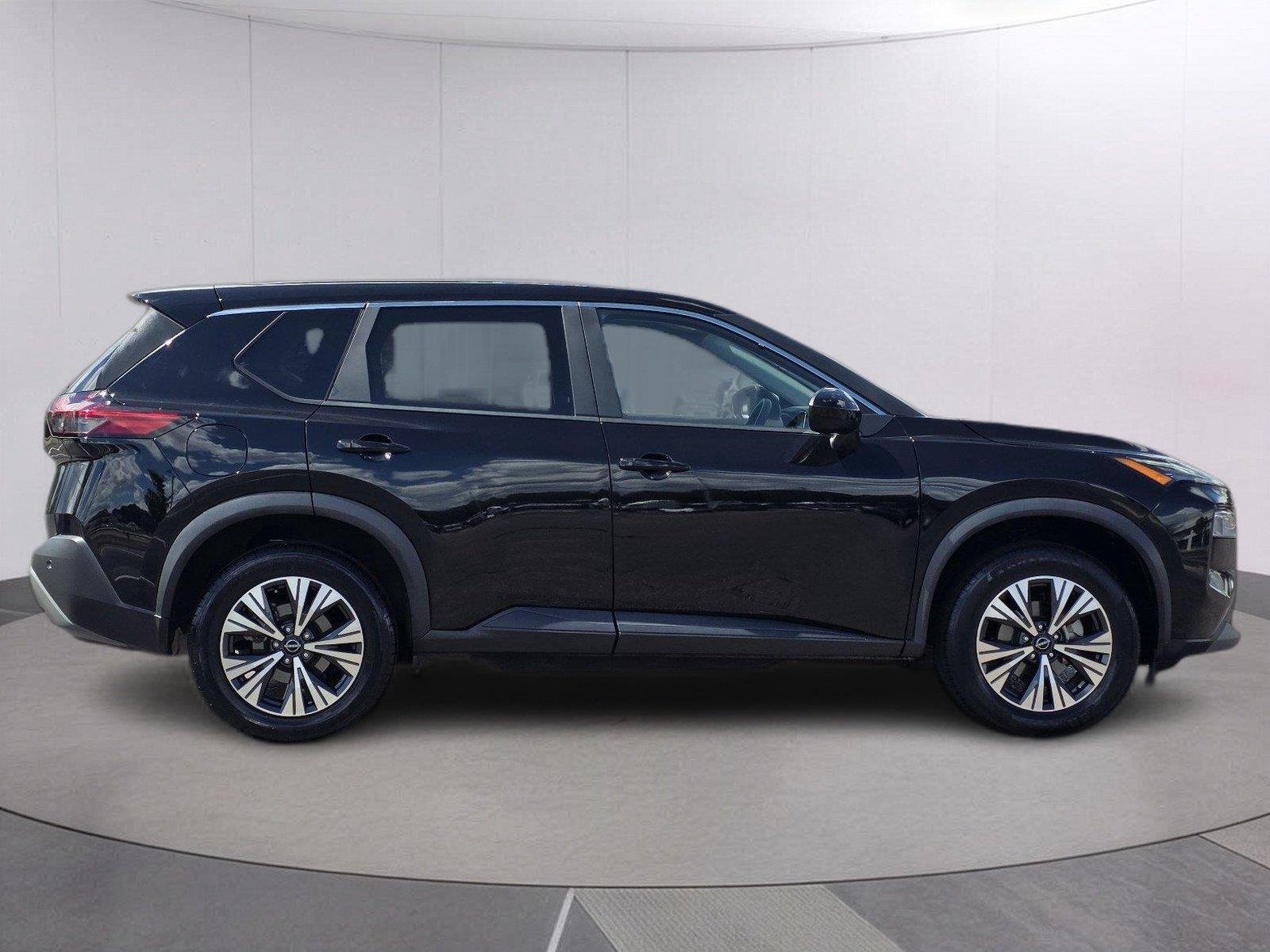 Used 2023 Super Black Nissan SV image 4