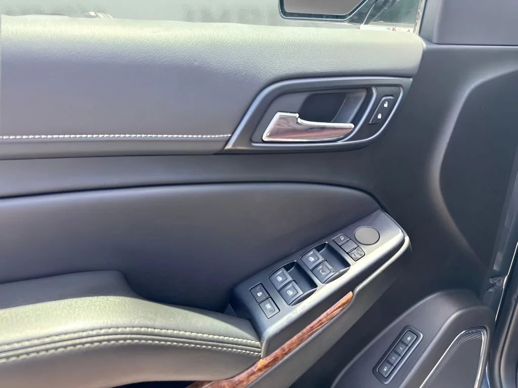 Used 2019 Gray Chevrolet Premier image 30