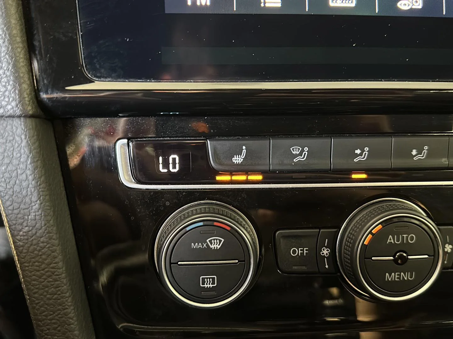 Used 2019 Indium Gray Metallic Volkswagen 4Motion image 18