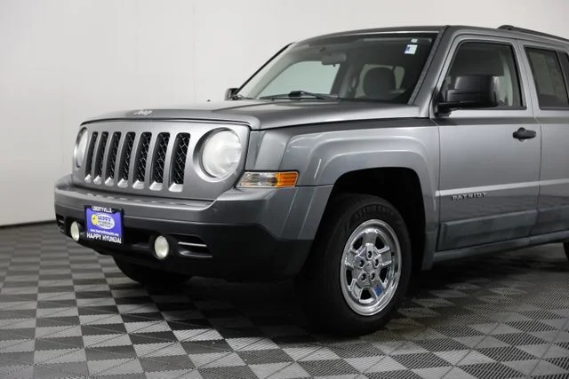 Used 2011 Gray Jeep Sport image 22