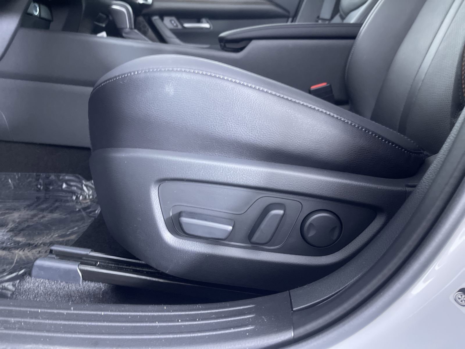 New 2026 Wind Chill Pearl Mazda Premium image 13