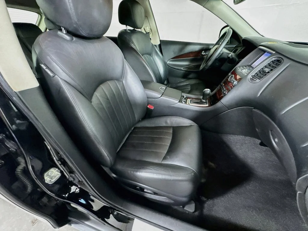 Used 2015 Black Obsidian INFINITI Journey image 36