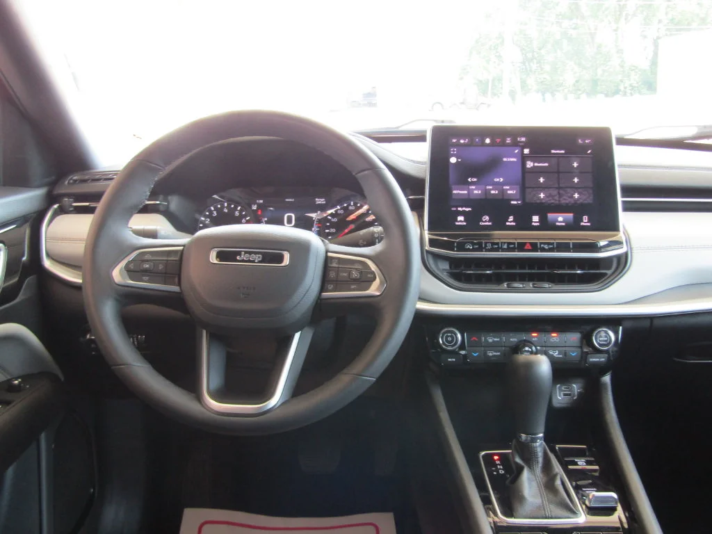 Used 2025 Red Jeep Limited image 5