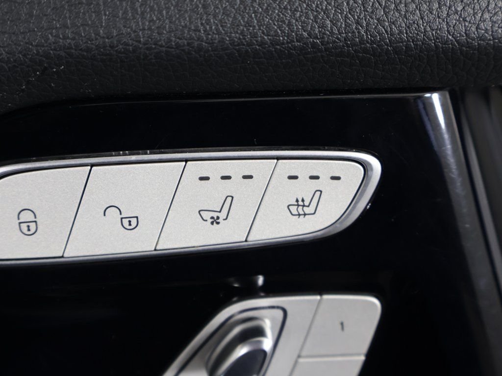 Used 2020 Blue Mercedes-Benz G 63 AMG® image 40
