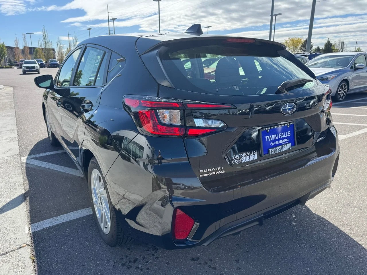 Used 2025 Crystal Black Silica Subaru Base image 5