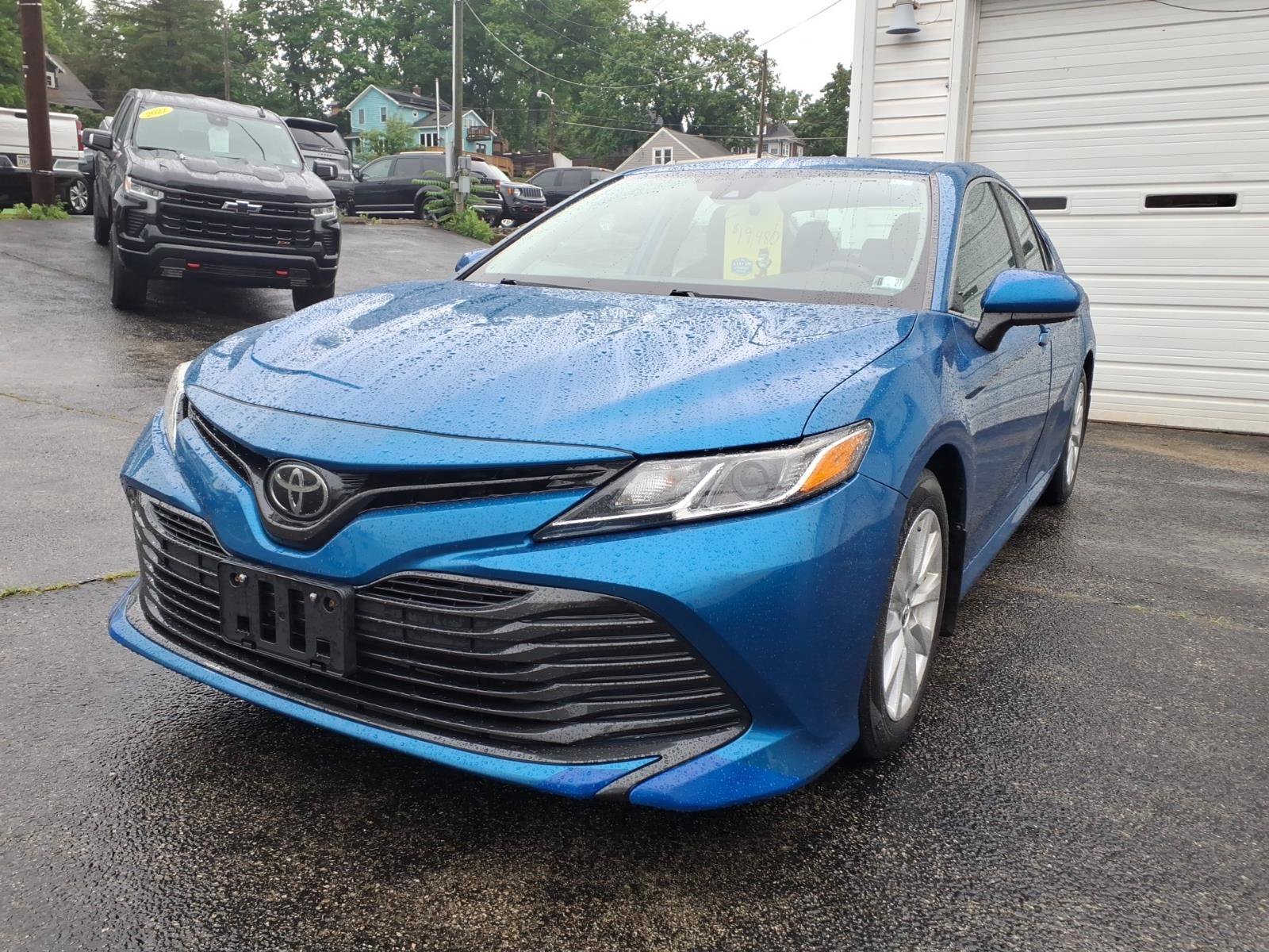 2020 Toyota Camry LE - Photo 8