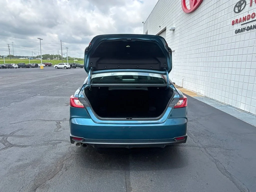 Used 2025  Toyota SE image 31