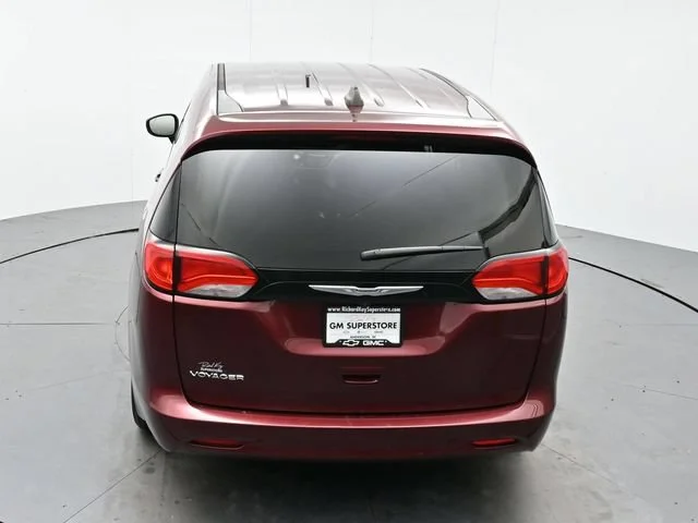 Used 2023 Velvet Red Pearlc Chrysler LX image 36