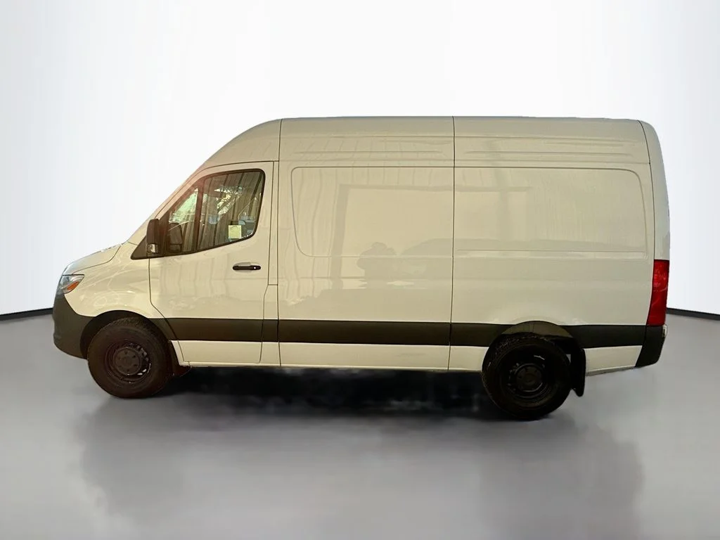 Used 2025 White Mercedes-Benz Cargo 144 WB image 4