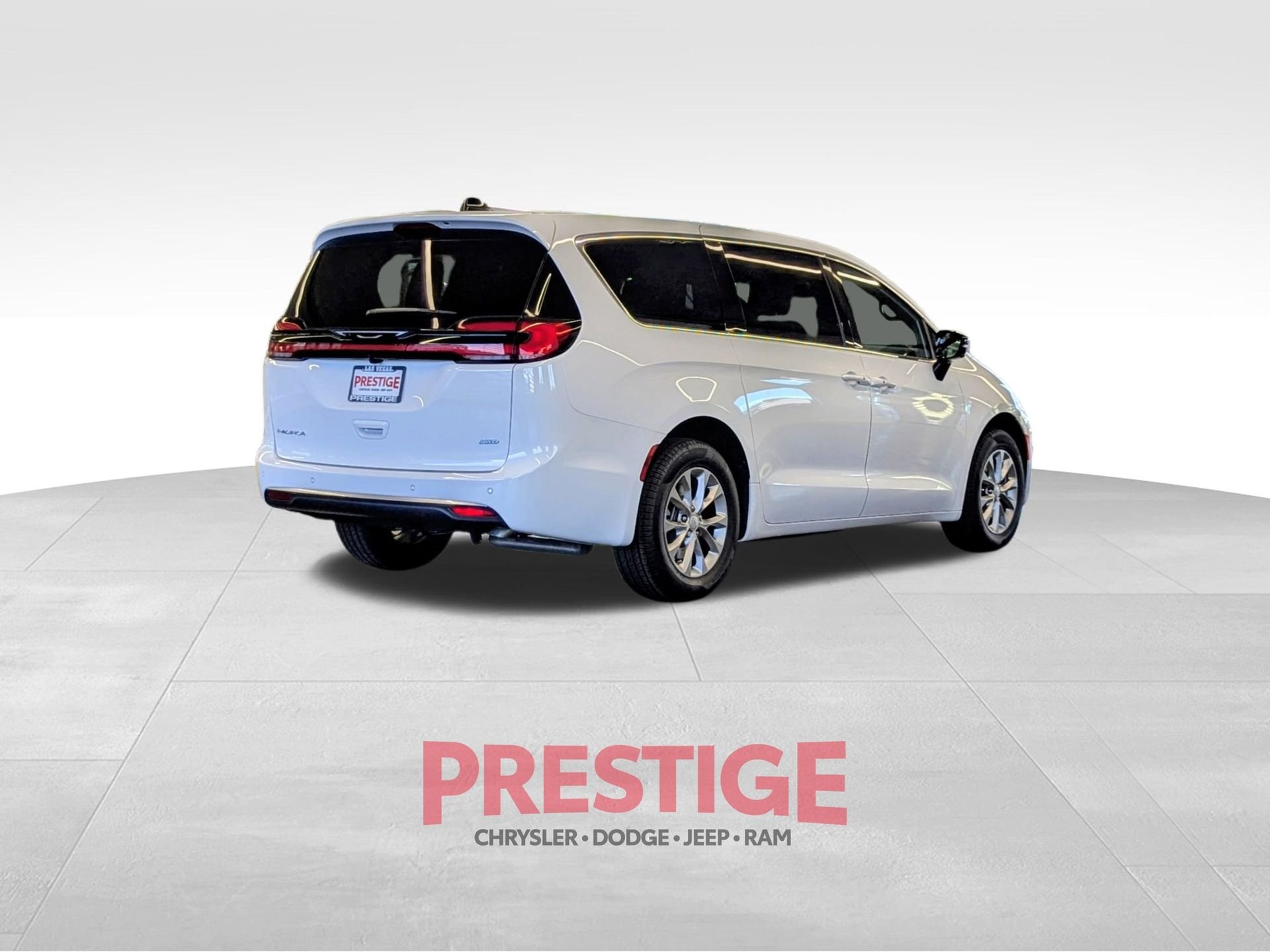 New 2027 Bright White Clear-Coat Exterior Paint Chrysler Select image 5