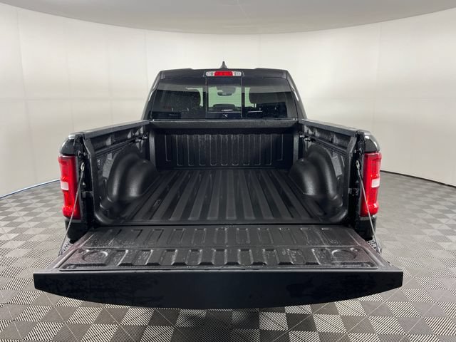 New 2026 Diamond Black Crystal Pearl-Coat Exterior Paint RAM Laramie image 6