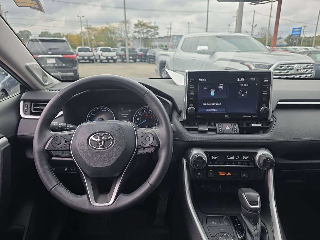 Used 2022  Toyota XLE Premium image 13