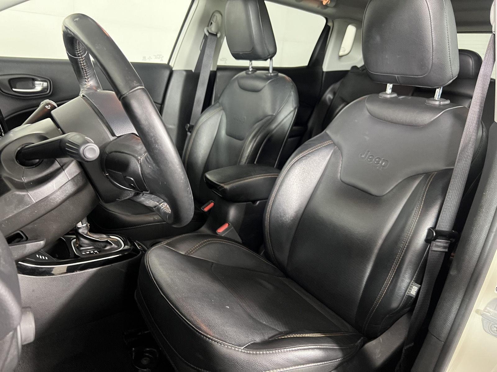 Used 2019 Pearl White Tri-Coat Jeep Limited image 13