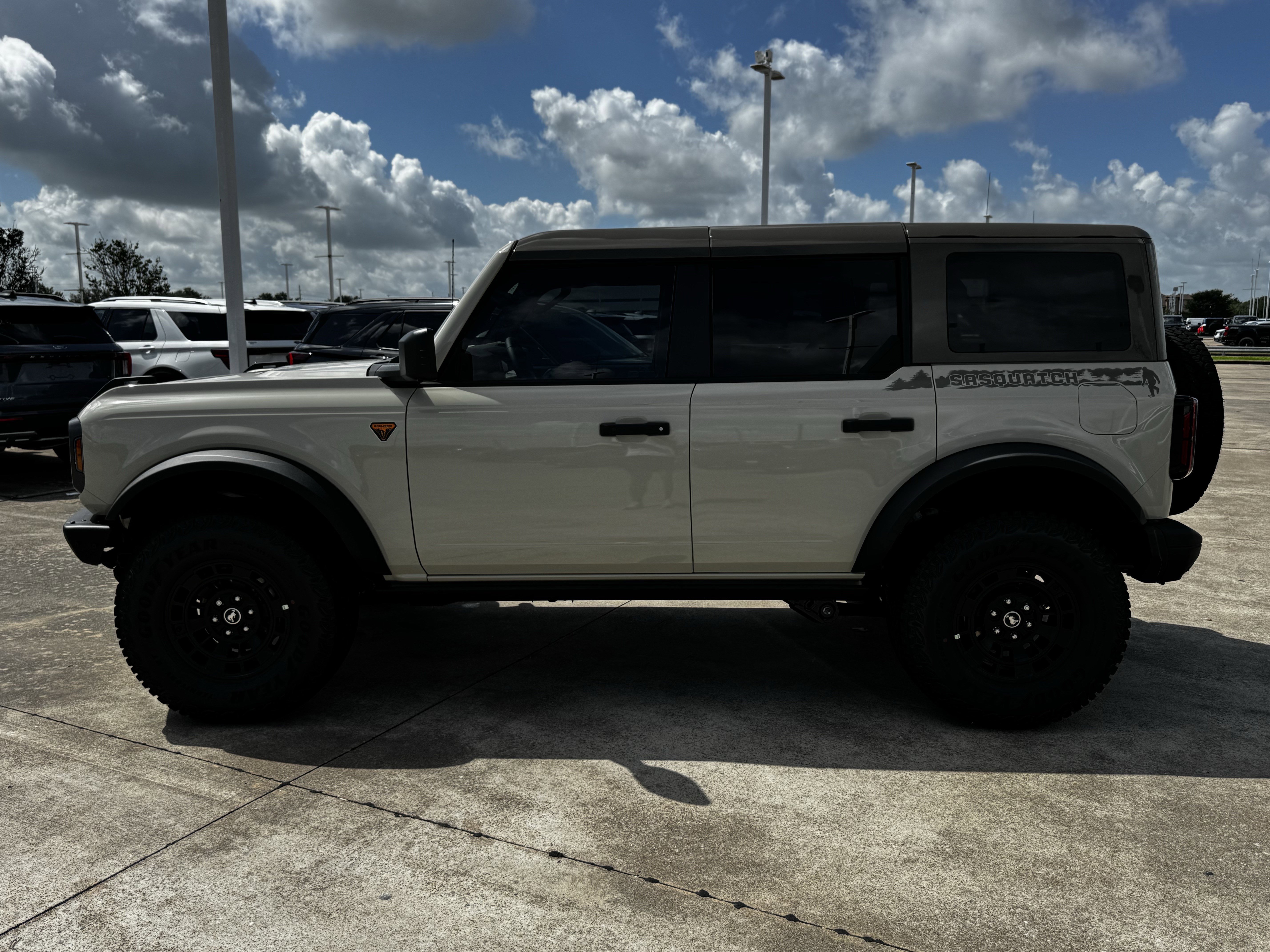 New 2026 Desert Sand Ford Badlands image 6